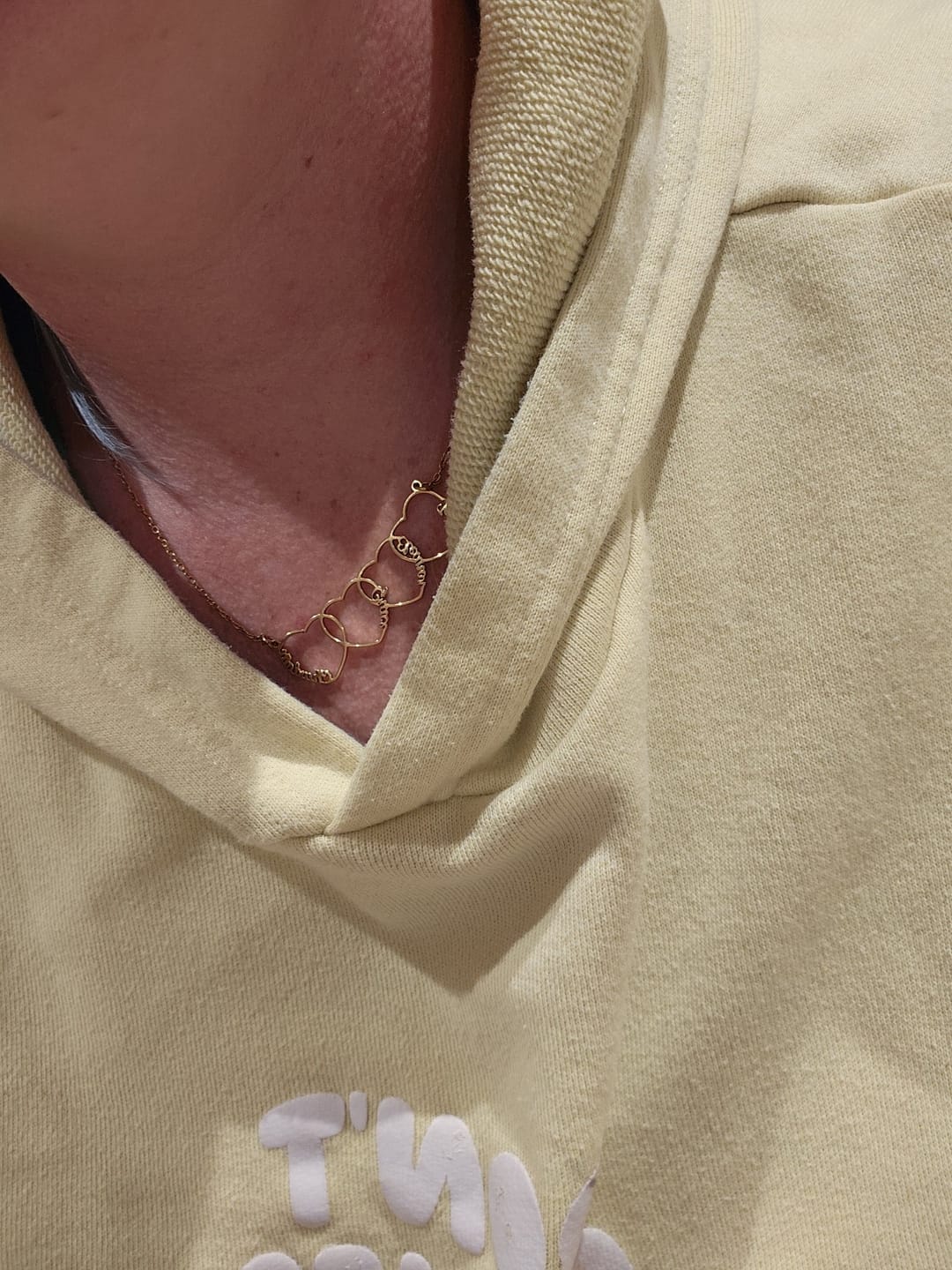 Customer photo review of Collana personalizzata con nome a forma di cuore