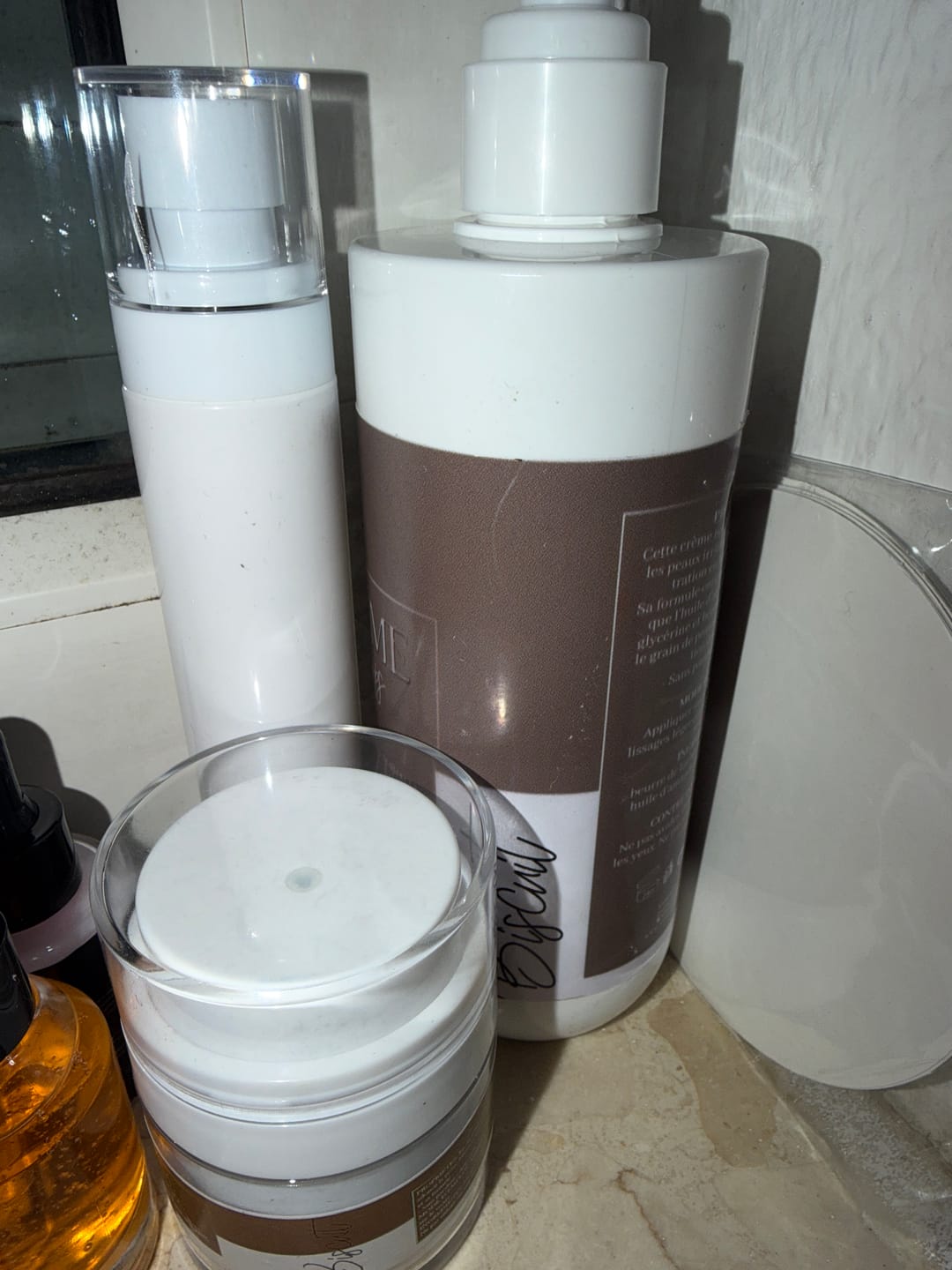 Customer photo review of Gamme biscuit complète + 200 ml de crème corps offerte ( format 500 ml au lieu de 300 )