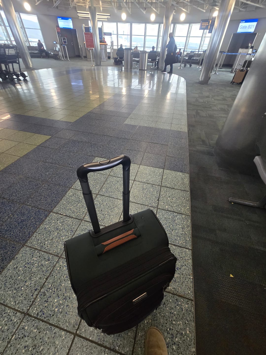 Customer photo review of Montecito 3.0 Softside Carry-On Expandable Spinner