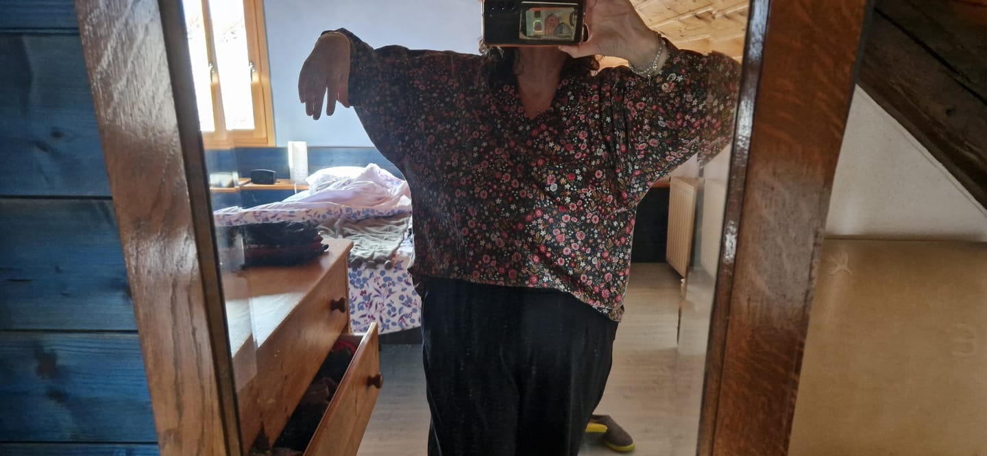 Customer photo review of Blouse  Mina – Velours milleraies fleuri champêtre