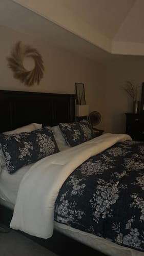 Customer photo review of MarshMellow Comforter