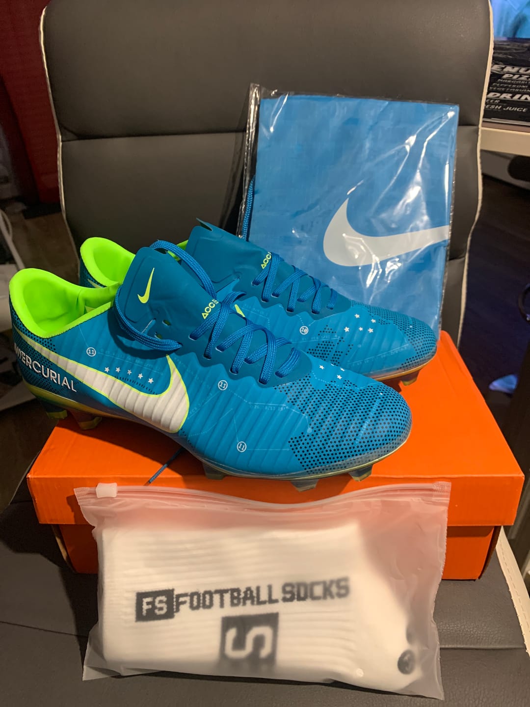 Customer photo review of Mercurial Vapor 11 Elite FG Neymar - Bleu/Vert