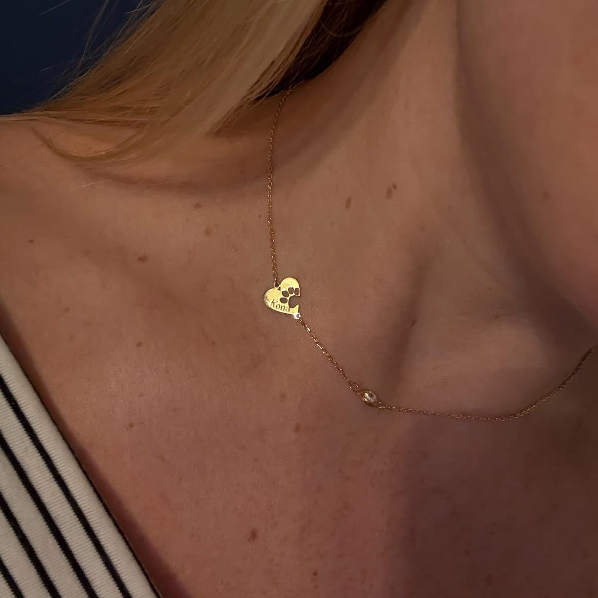 Customer photo review of Collana personalizzata con zampa, cuore e nome