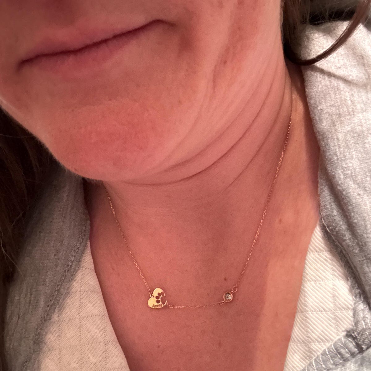 Customer photo review of Collana personalizzata con zampa, cuore e nome