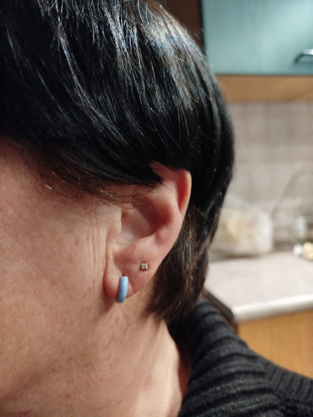 Customer photo review of Orecchino HOOP COLOR - Cloud