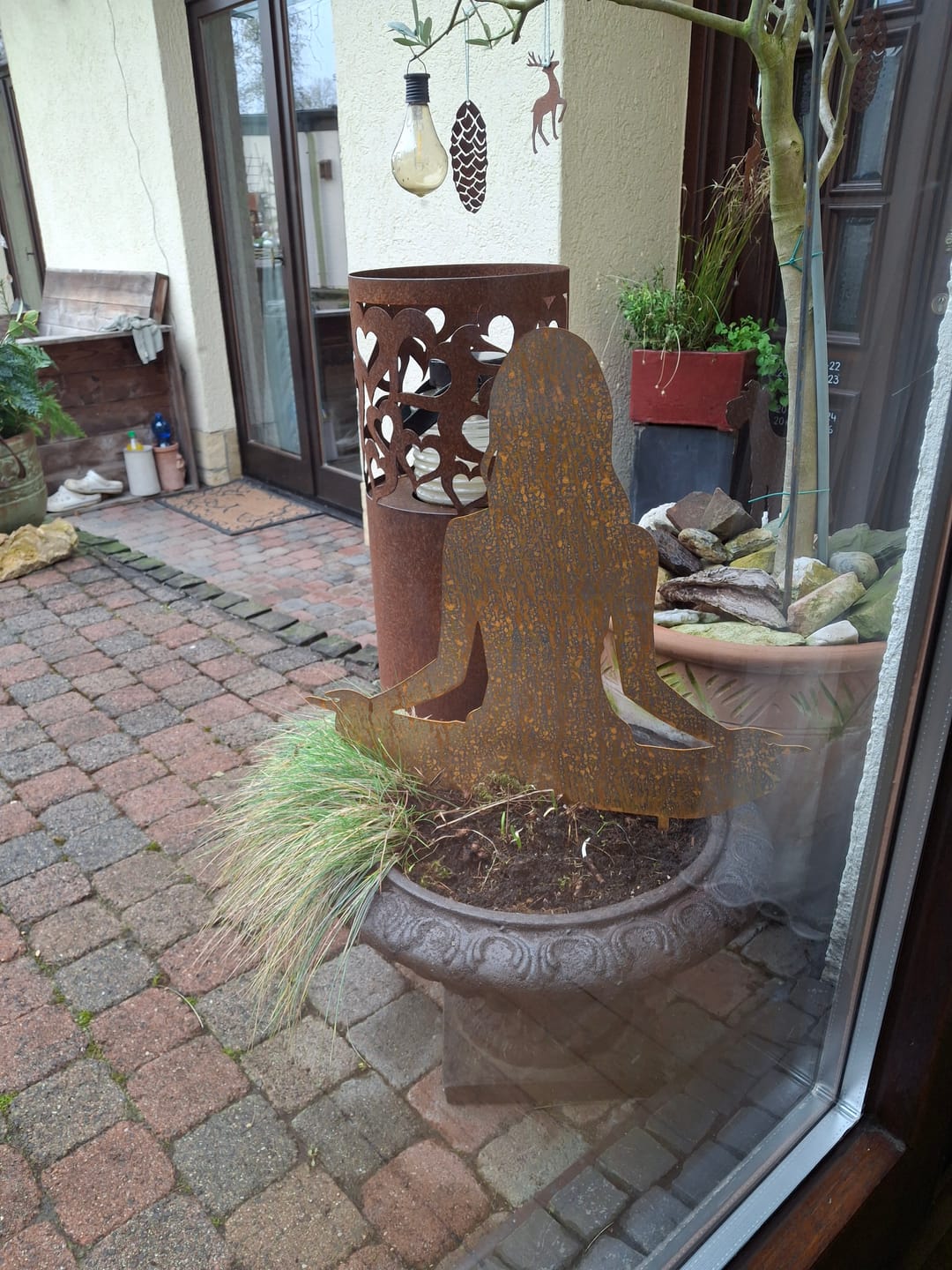 Customer photo review of Gartenstecker Yoga Lotus