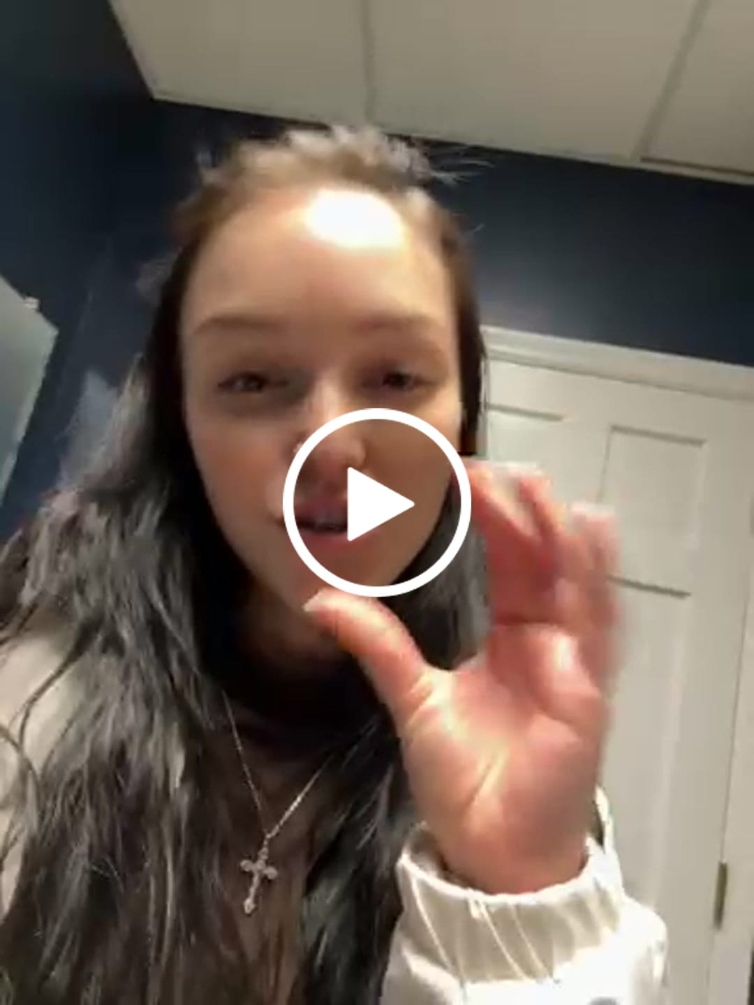 Customer video review of Essence Of Vanillac Cashmere