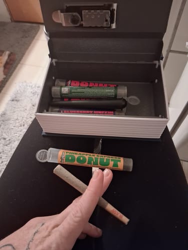 Customer photo review of THCA PINEAPPLE EXPRESS DONUTS