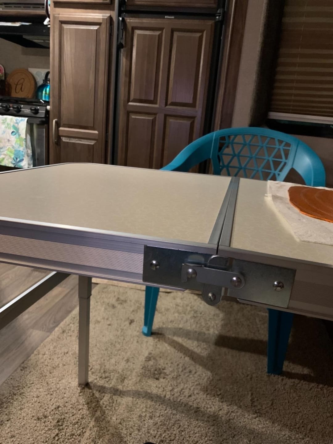 Customer photo review of Klappbarer Campingtisch Höhenverstellbar – Alu Koffertisch