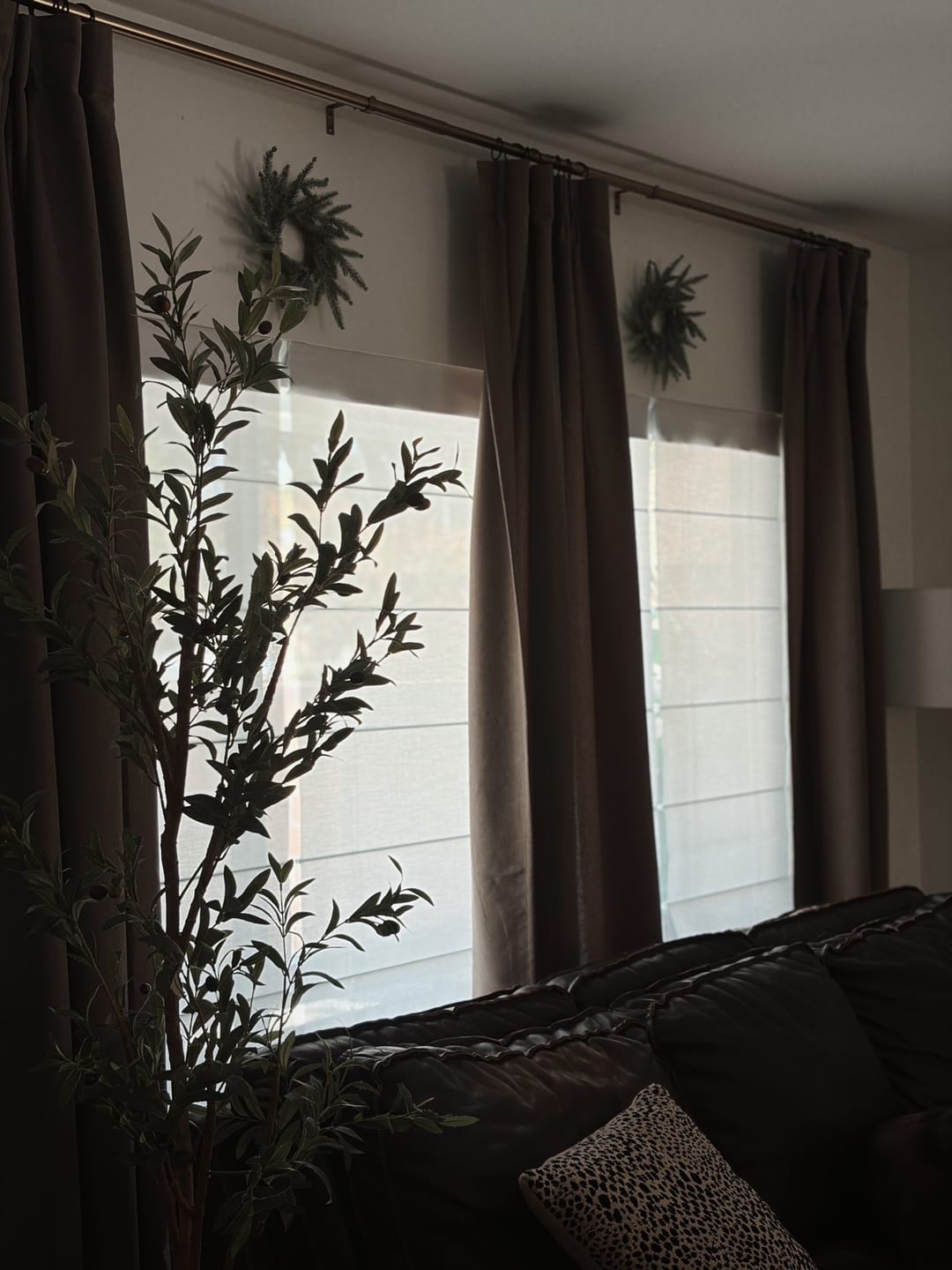 Customer photo review of Elegant Light Filtering Roman Shade