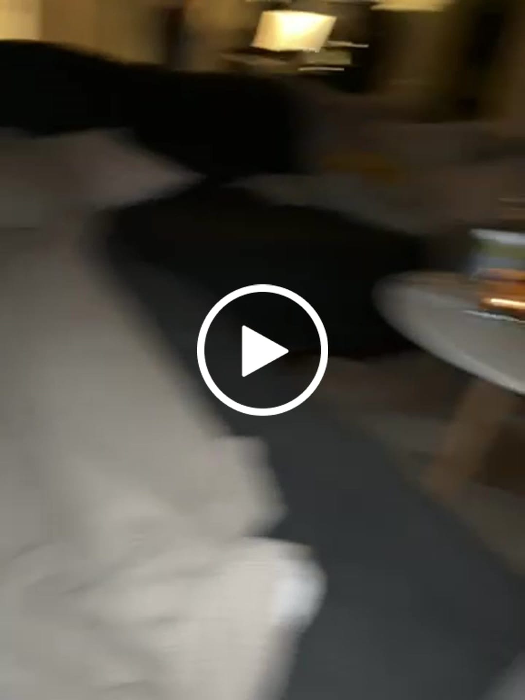 Customer video review of Kuscheldecke mit Baumwollstrick · Champagner