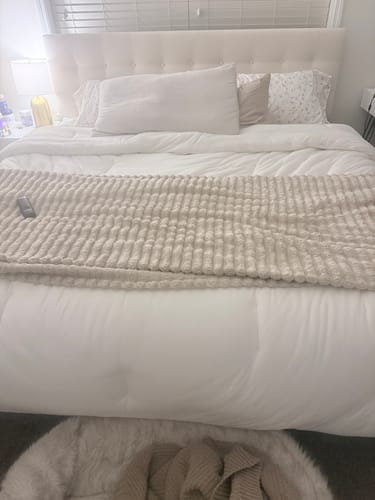 Customer photo review of MarshMellow Comforter