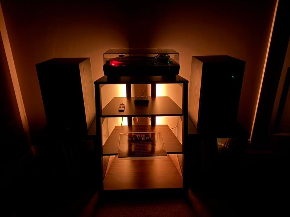 Customer photo review of Eiffel AS07 Record Player Stand