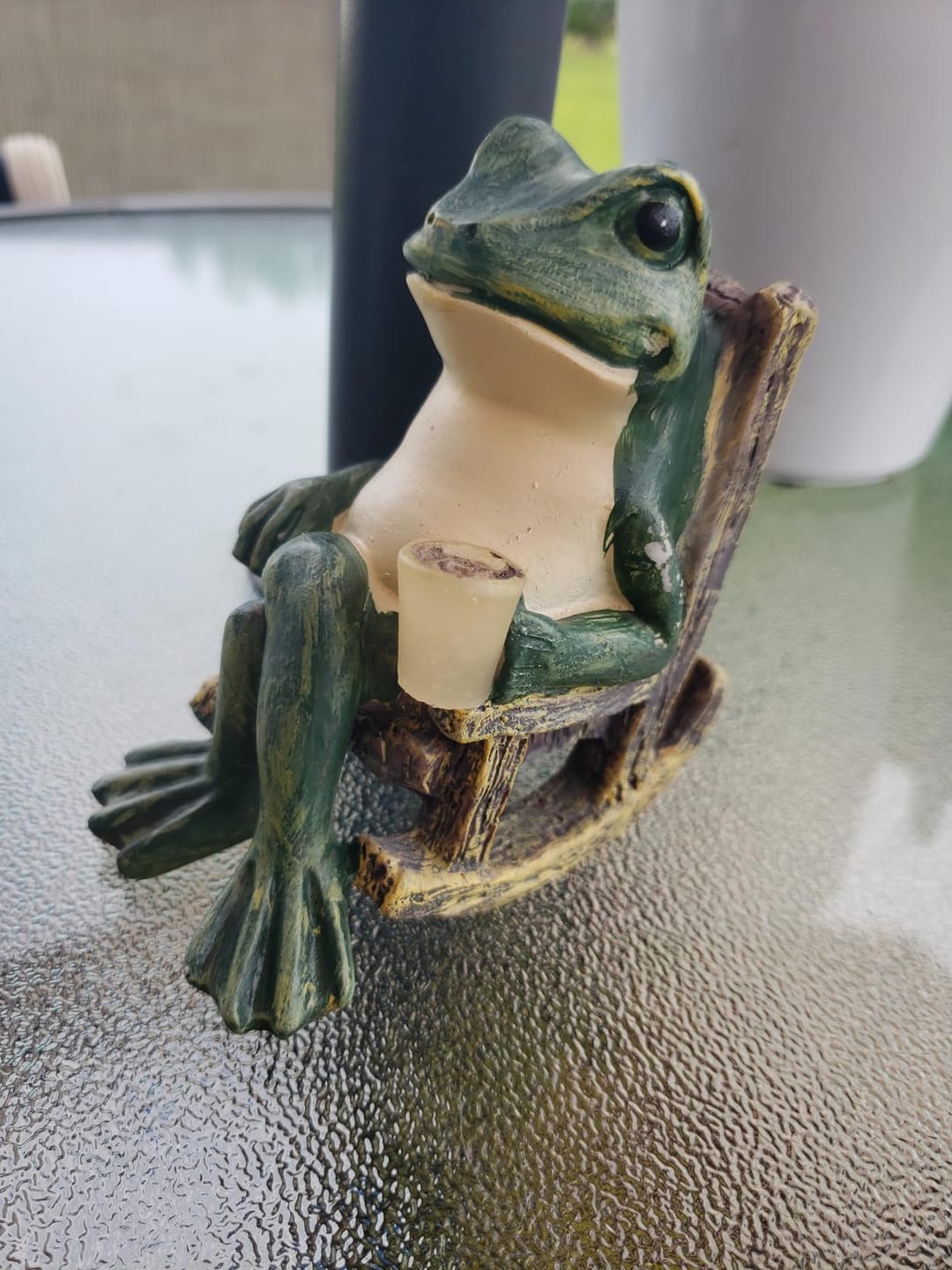 Customer photo review of Solar Mini Frosch Gartenfigur – Leuchtende Outdoor Deko