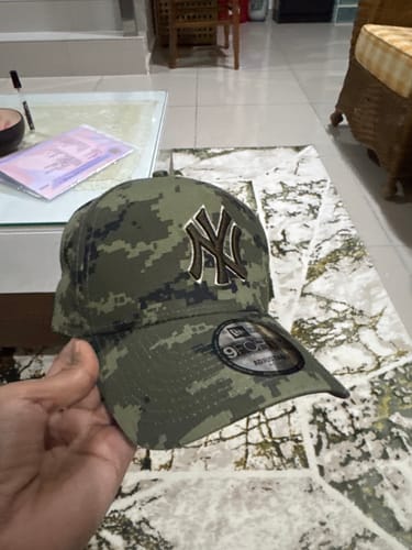 Customer photo review of 9FORTY A-Frame New York Yankees Digi Camo Snapback