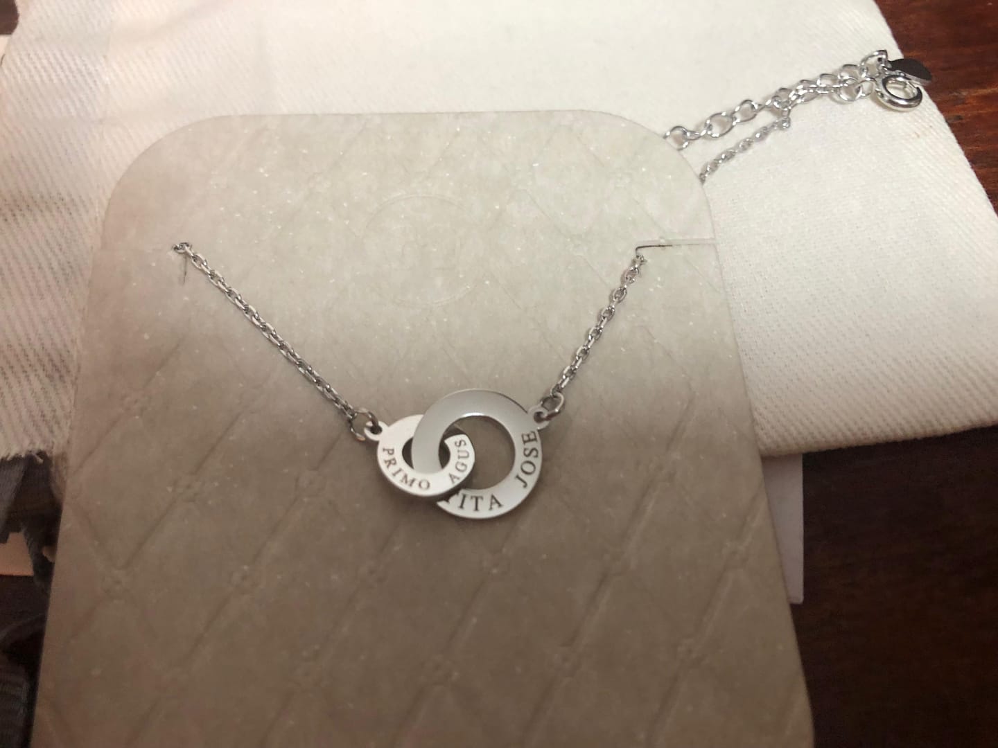 Customer photo review of Pulsera Apego - Personalizado