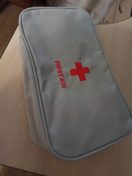 Customer photo review of Trousse à Pharmacie de Voyage First Aid Bag