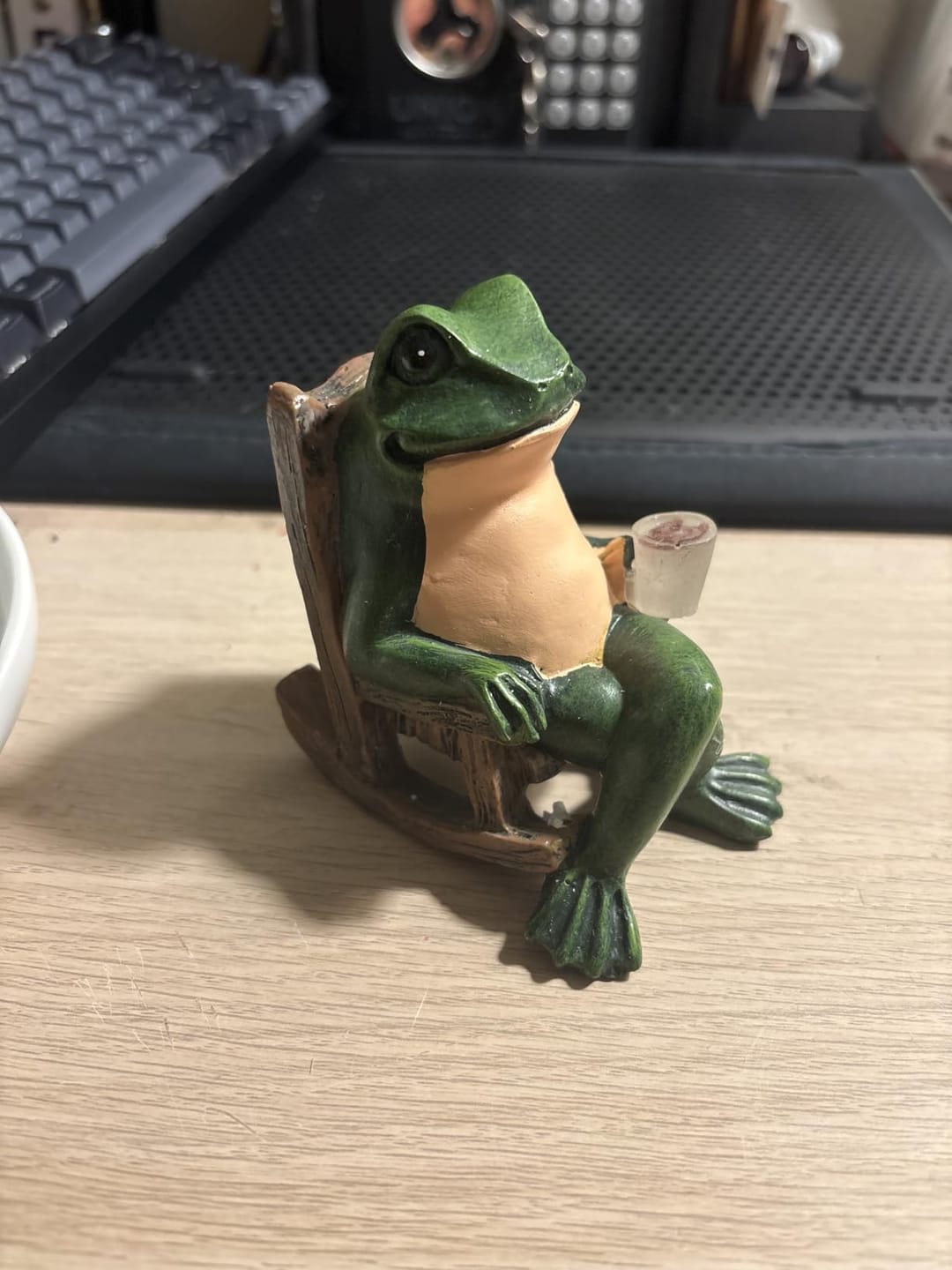 Customer photo review of Solar Mini Frosch Gartenfigur – Leuchtende Outdoor Deko