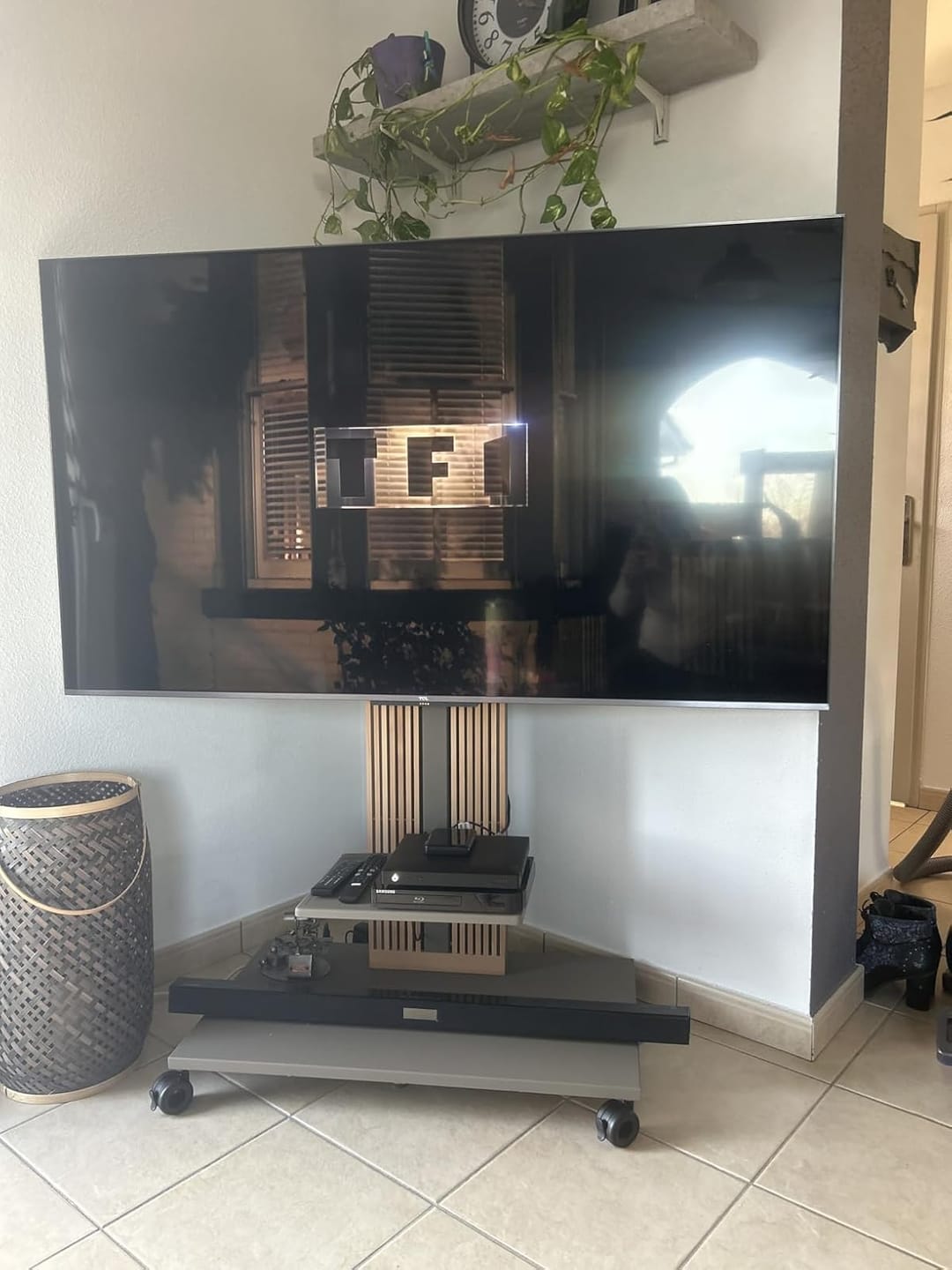 Customer photo review of Zen FT88 TV Stand
