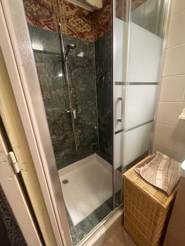 Customer photo review of Panneau Mural PVC Effet Marbre Arizona Vert - Salle De Bain 260 x 120 CM