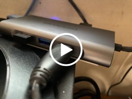 Customer video review of 10-in-1アルミニウム合金USBハブスプリッター