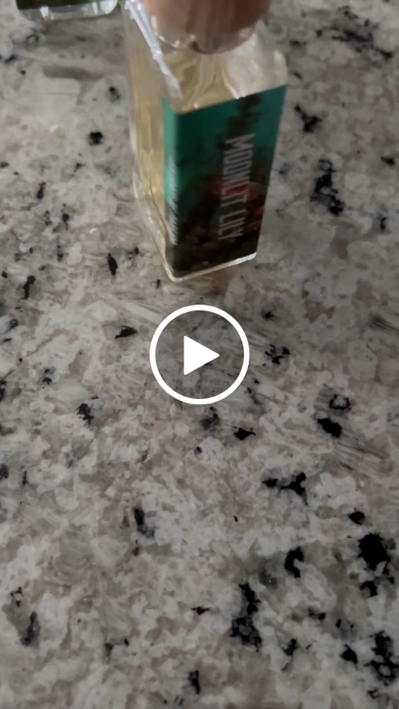 Customer video review of Moonlit Lily