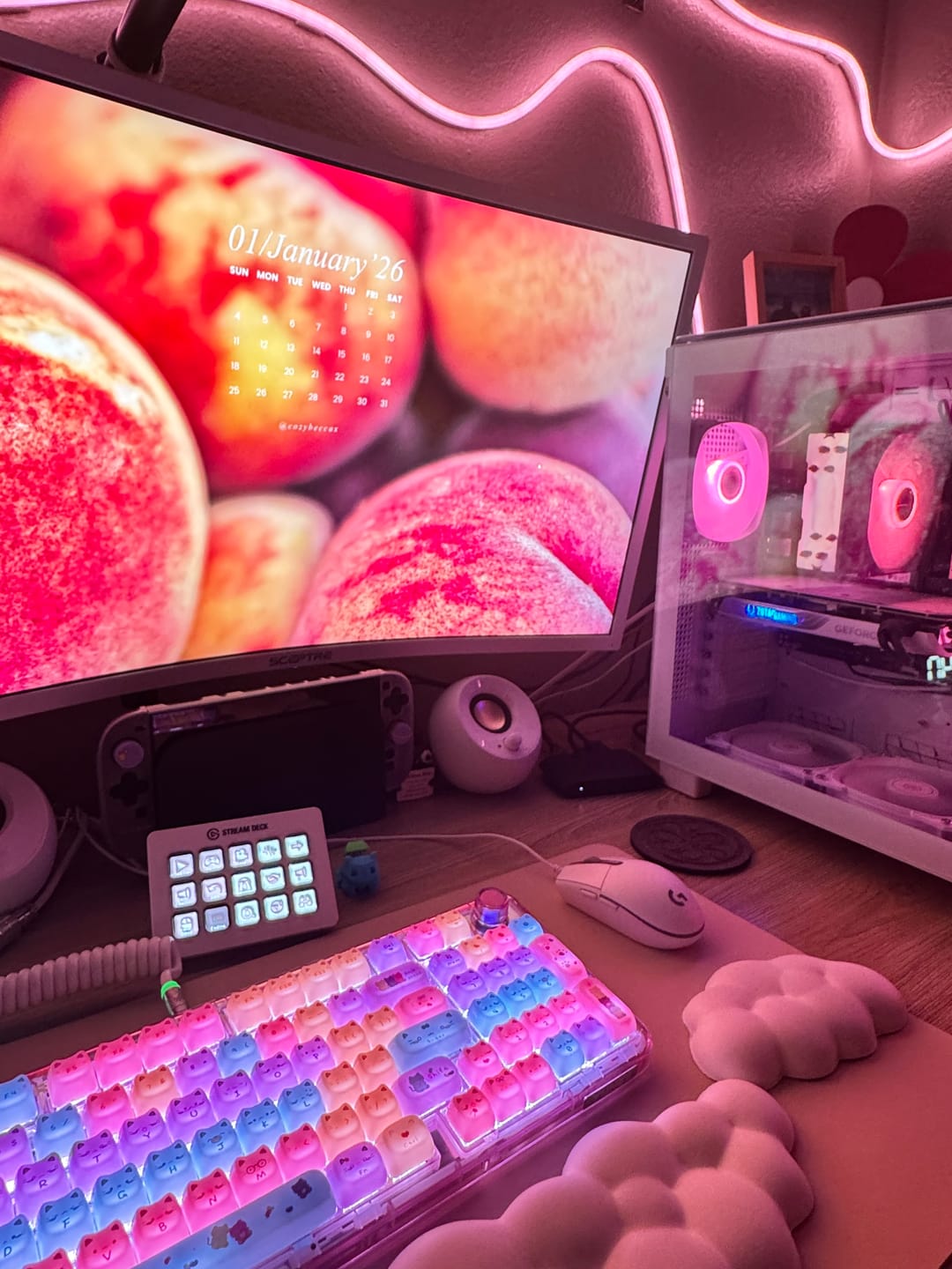 Customer photo review of KiiBOOM Meow Pudding PC Keycap Set