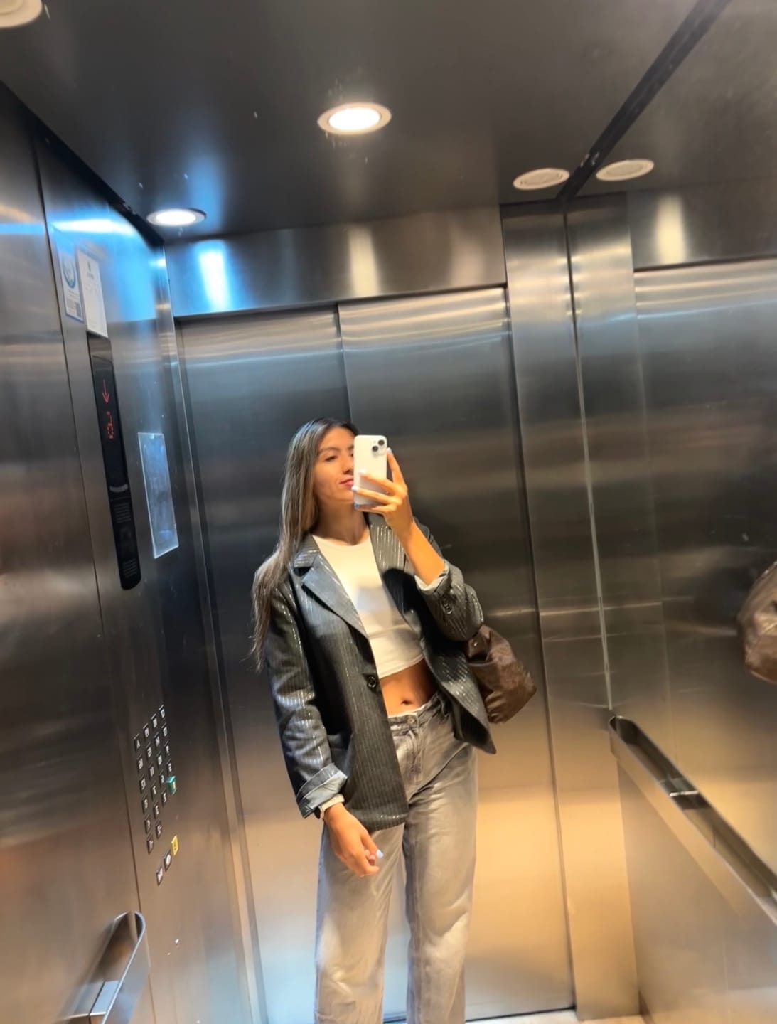 Customer photo review of Blazer Raya Lurex Grey