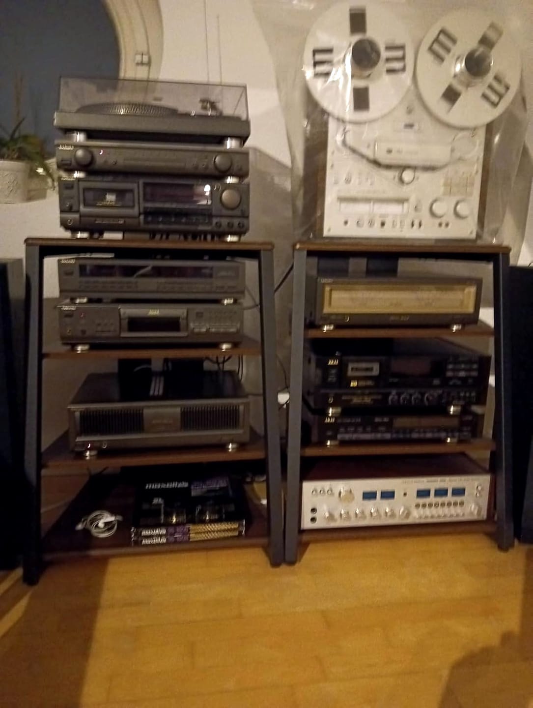 Customer photo review of Eiffel AS07 Record Player Stand