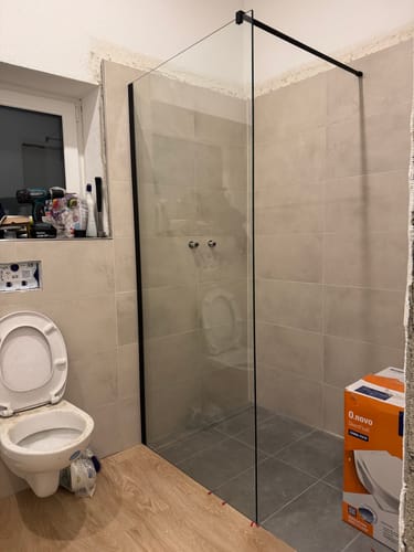 Customer photo review of SONNI Begehbare Dusche Duschabtrennung Duschwand 10mm Schwarz Duschabtrennung Duschkabine Nano ESG 80-140cm