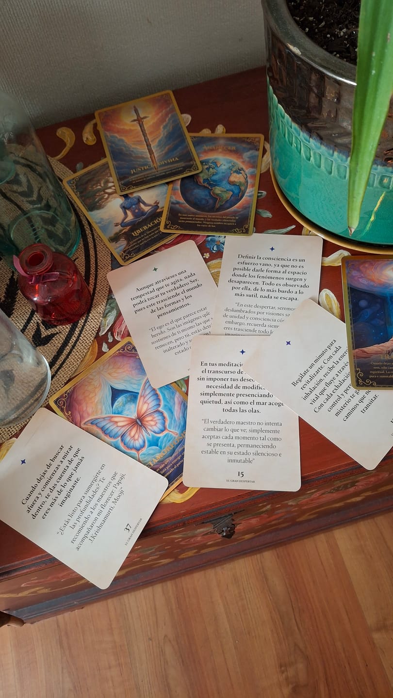 Customer photo review of El Gran Despertar ✨🌌 - Mazo de 45 Cartas Guía