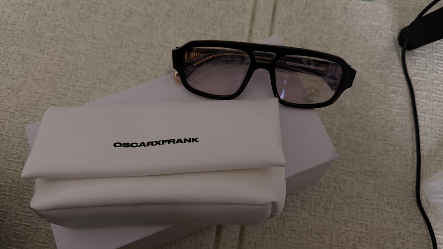Customer photo review of MAKATI - Gloss Black / Purple Photochromic (2.0)
