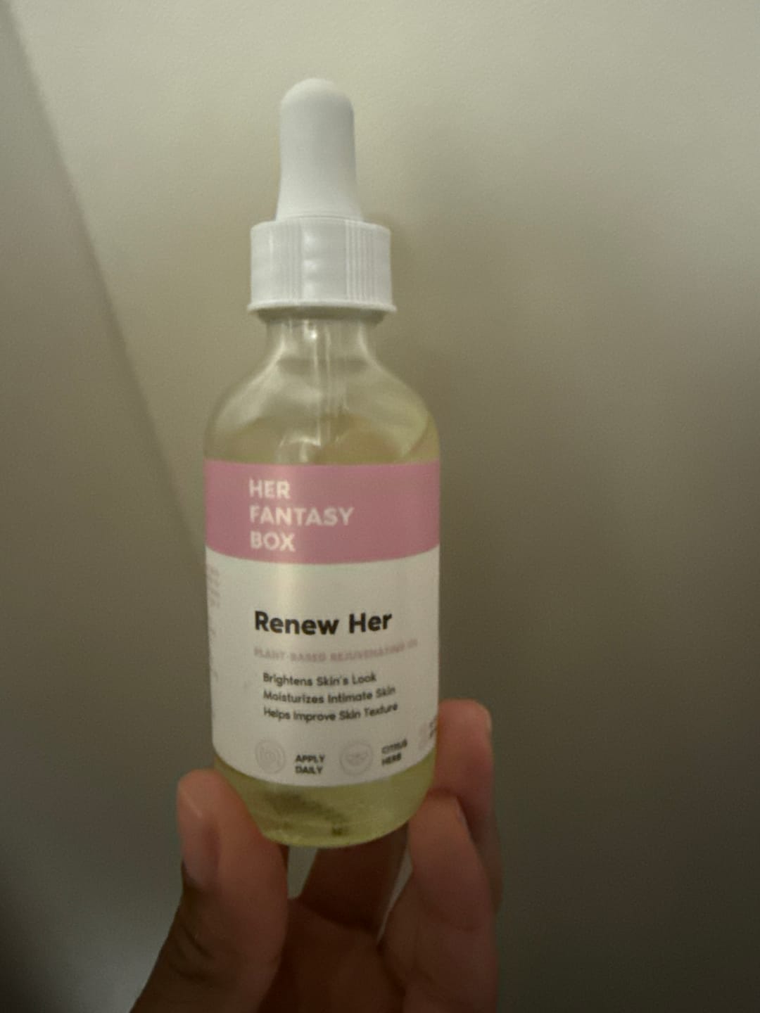 Customer photo review of Her Fantasy Box Renew Her Yoni Oil - For Dryness, Ingrown Hair, Dark Marks & Scars