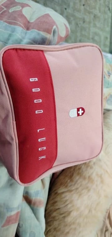 Customer photo review of Trousse Pharmacie Voyage Grande Taille