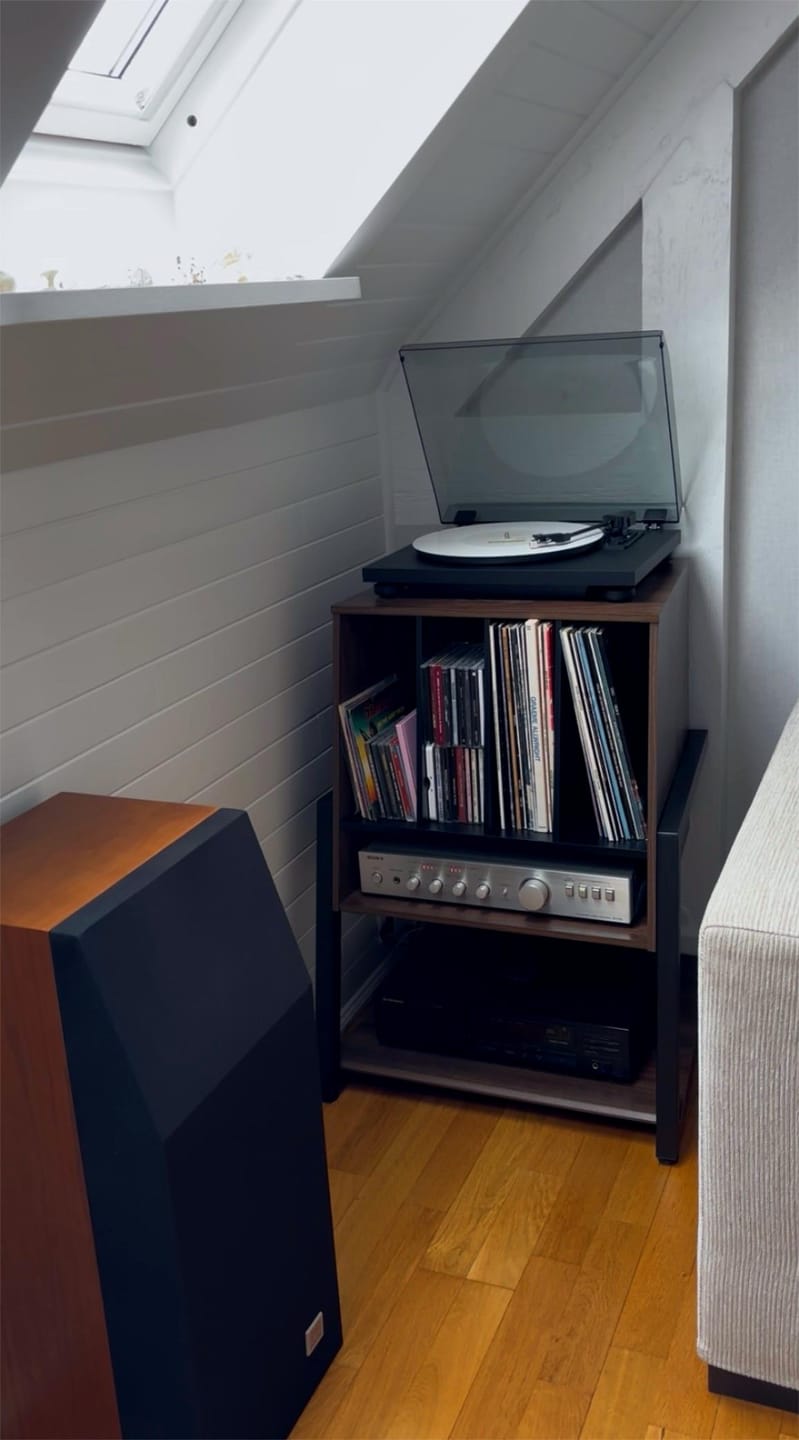 Customer photo review of Eiffel RS05 Record Player Stand