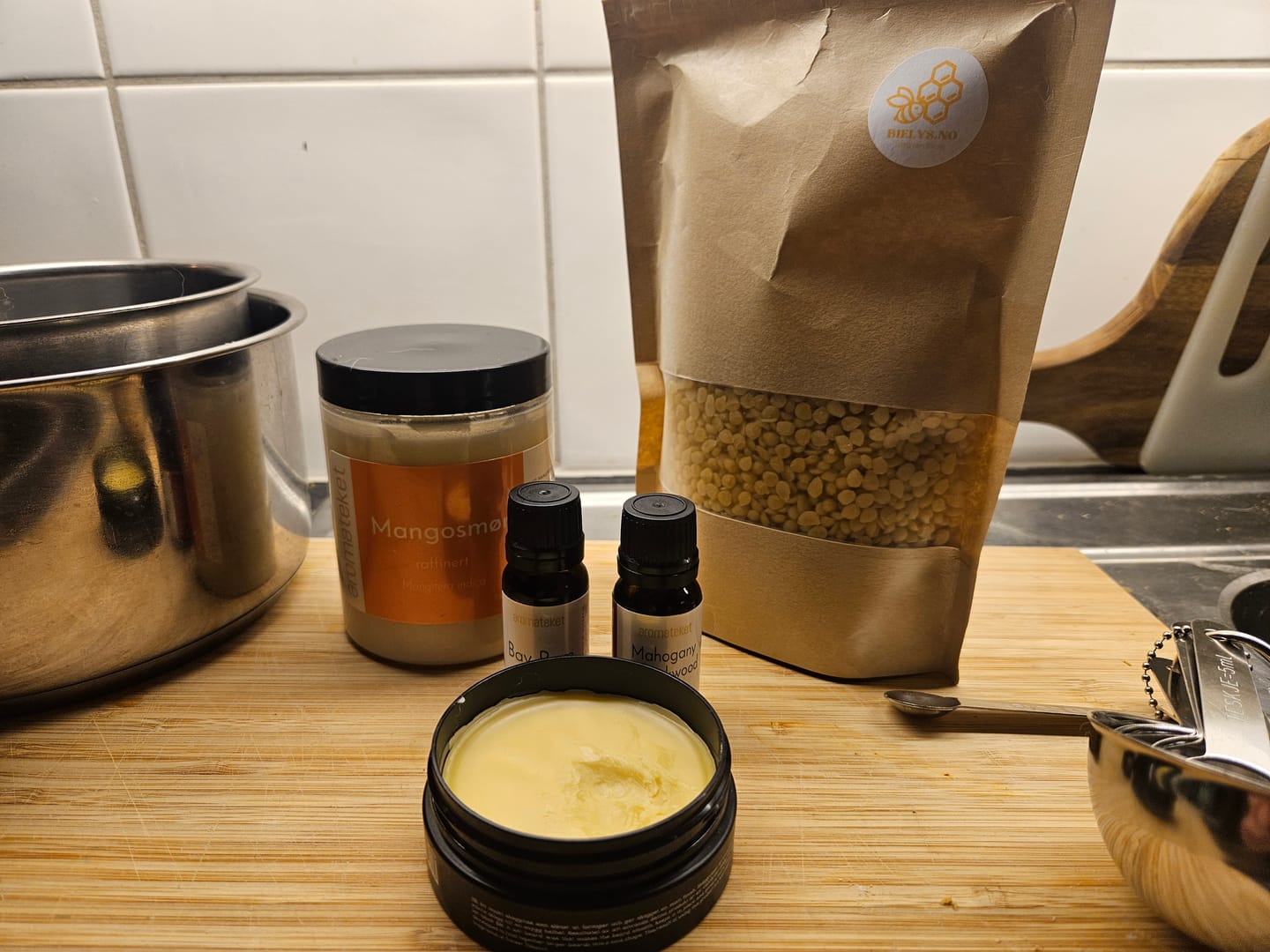 Customer photo review of 100 % Ren Bivoks – Perfekt for Naturlige Prosjekter