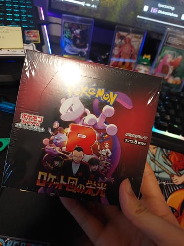 Customer photo review of Pokemon Glory of Team Rocket Booster Box sv10
