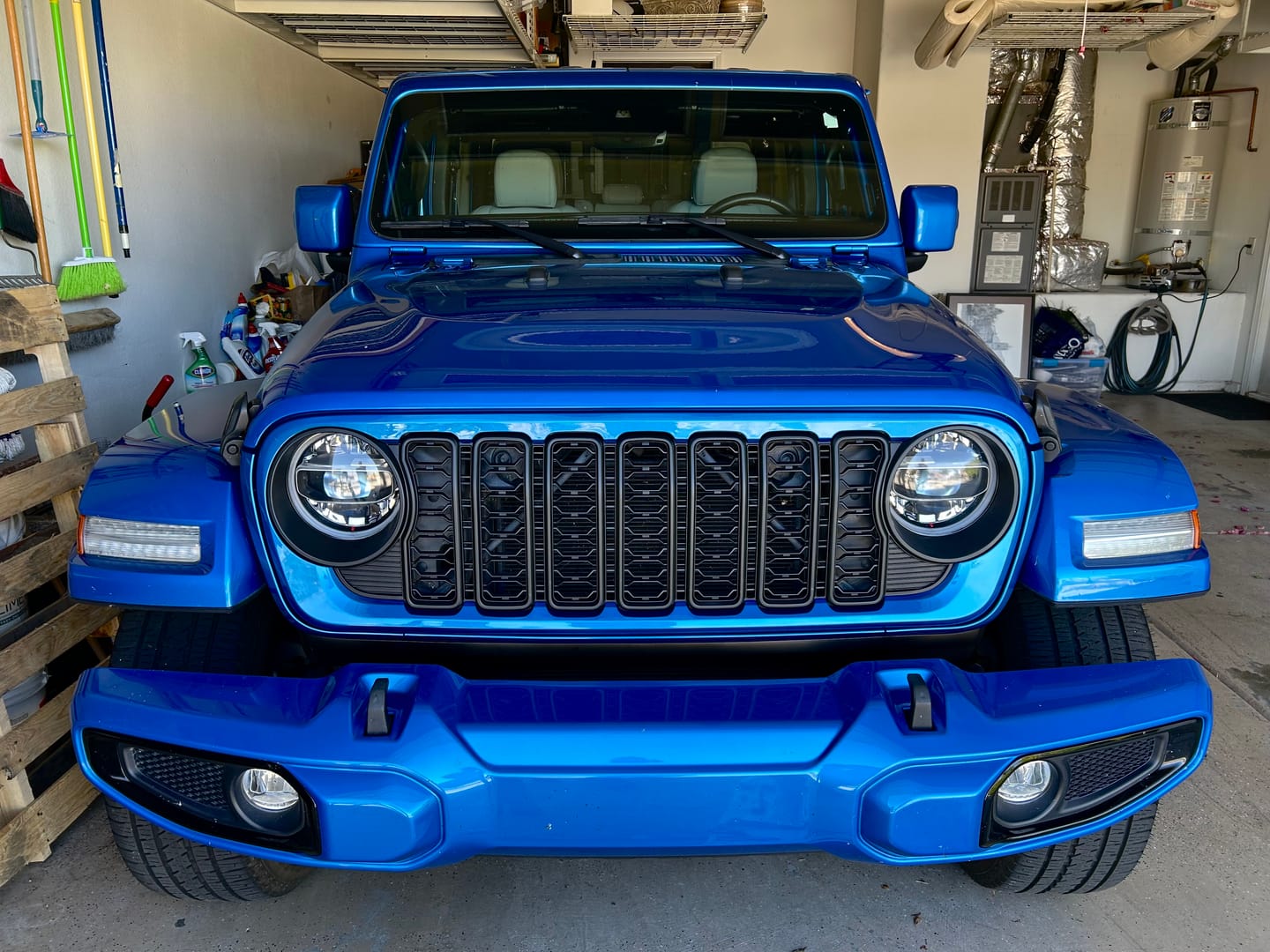 Customer photo review of OEM Color Matched Front Grille for Jeep Wrangler JL/Gladiator JT