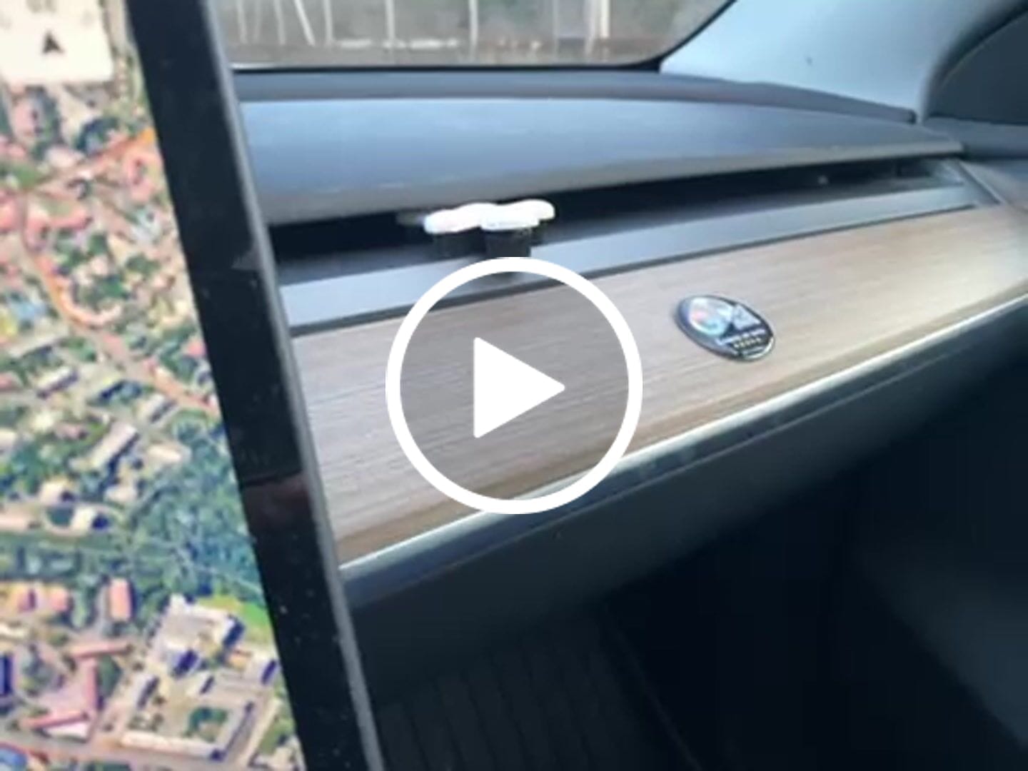 Customer video review of Badges Avis Google autocollants NFC connectés - avis Google