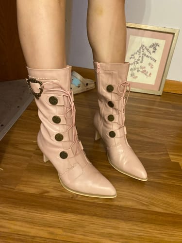Customer photo review of Bow pointed boots