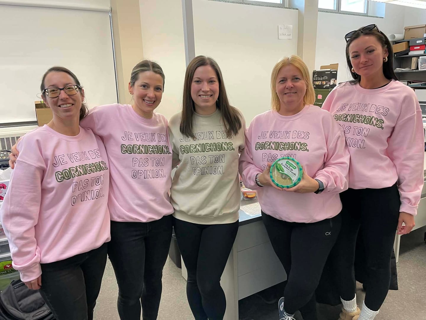 Customer photo review of CREWNECK / DES CORNICHONS... PAS TON OPINION