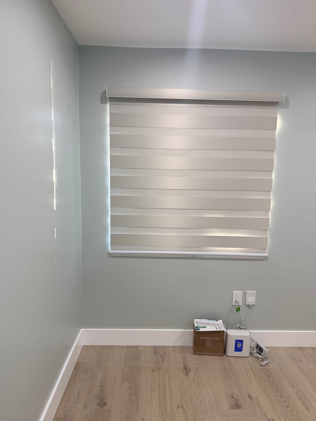 Customer photo review of SmartWings Motorized Zebra Shades 100% Blackout 95mm Chloris