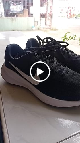 Customer video review of Nike Men's Revolution 7 Road Running Shoes