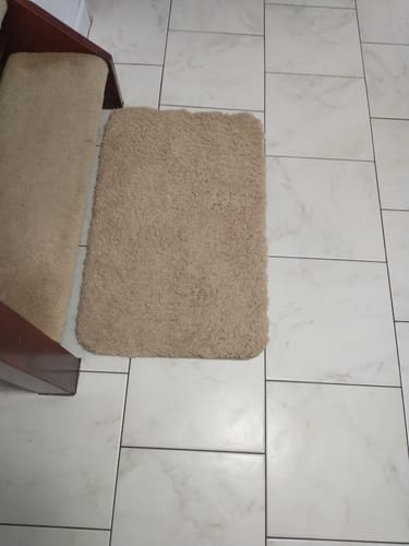 Customer photo review of Super Thick Luxury Bathroom Rug