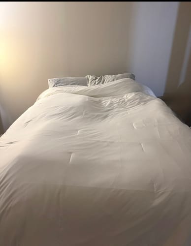 Customer photo review of Temperature Control Dual-Layer Comforter