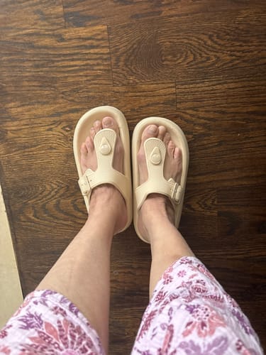 Customer photo review of Cloud Slides - Flip Flops with Adjustable Buckles