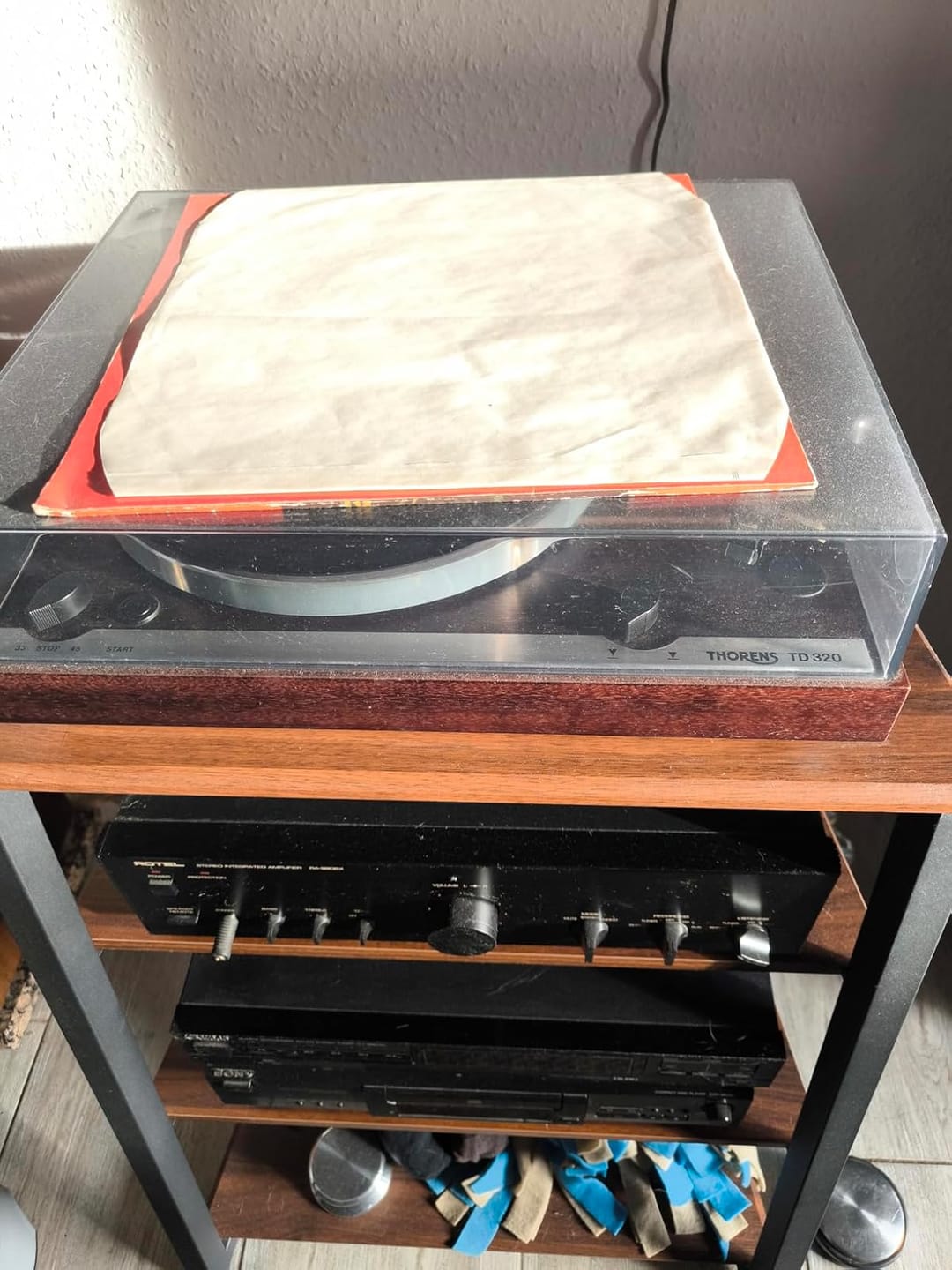 Customer photo review of Eiffel AS07 Record Player Stand