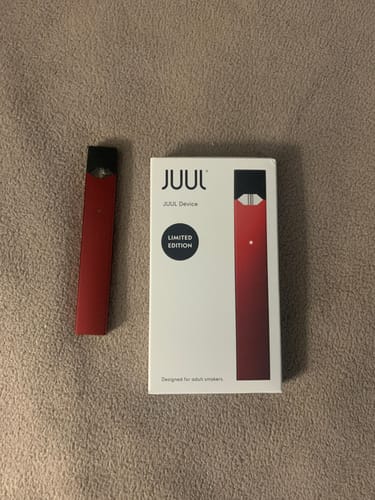 Customer photo review of Juul Maroon Device