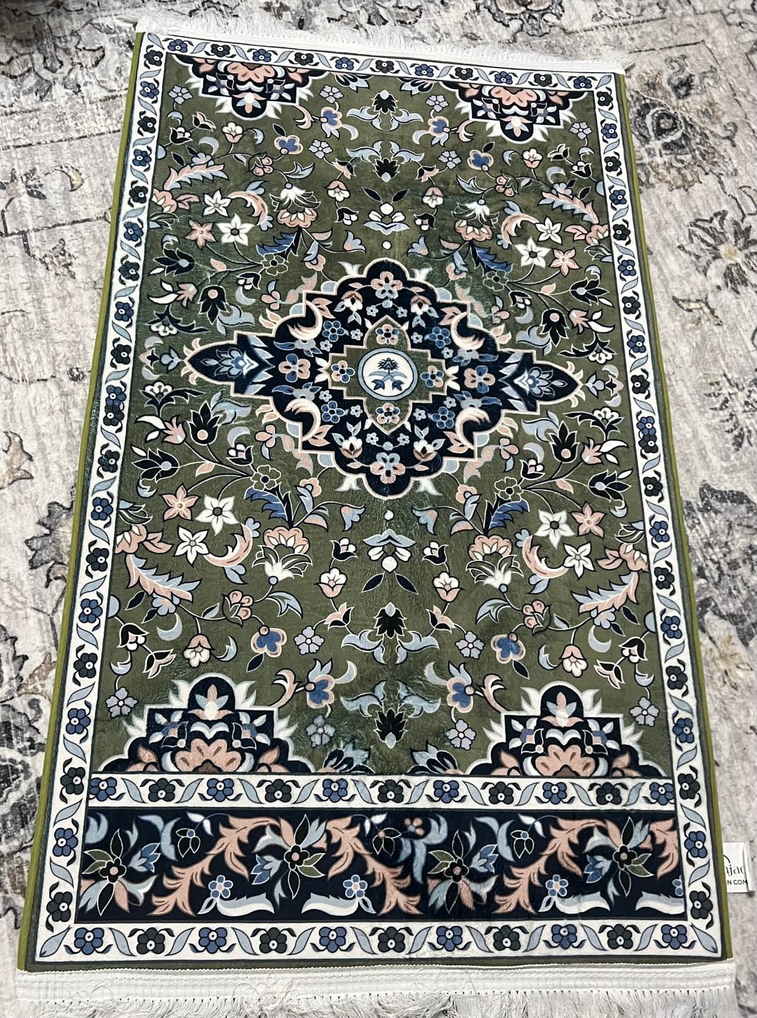Customer photo review of Masjid-e-Nabawi Mosque Padded Prayer Mat