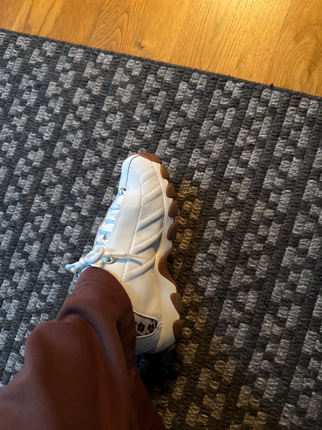 Customer photo review of 93426-172-M | ST329 CMF | SNOW WHITE/LEOPARD/GUM